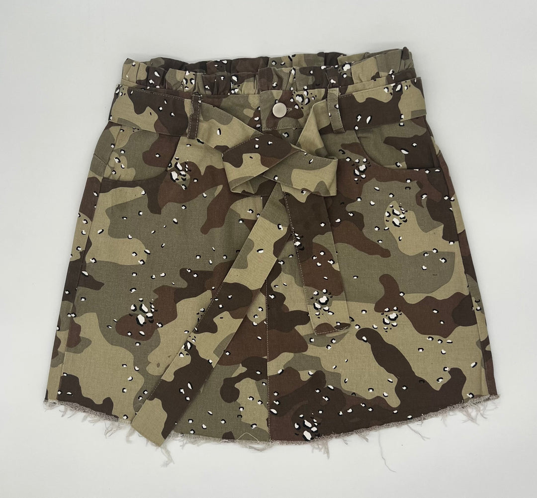 Gulf camouflage distressed skirt with paper bag waist.